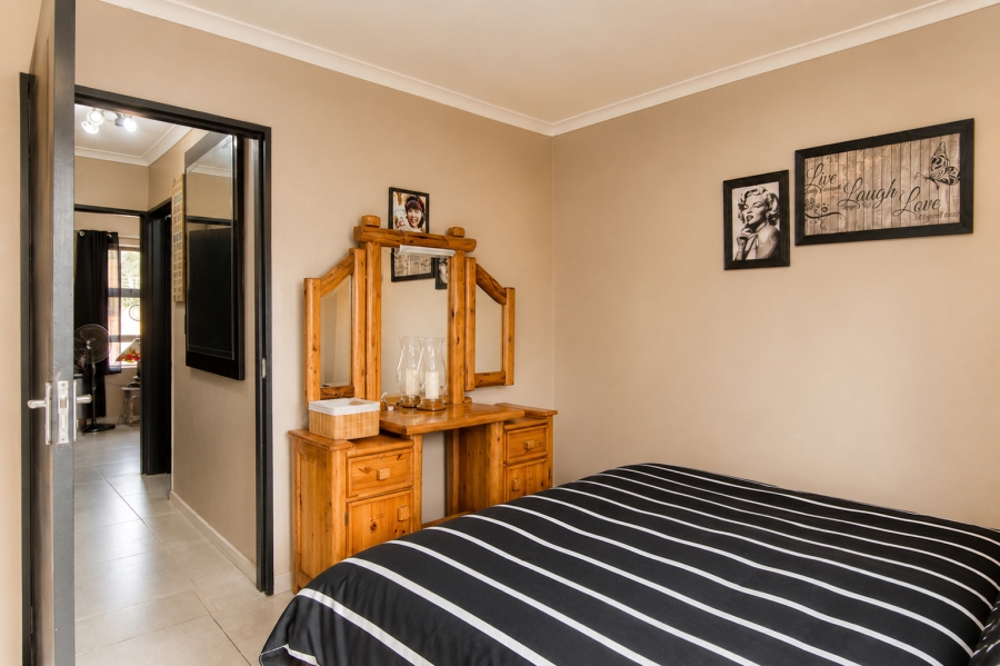 2 Bedroom Property for Sale in Sea Breeze Western Cape